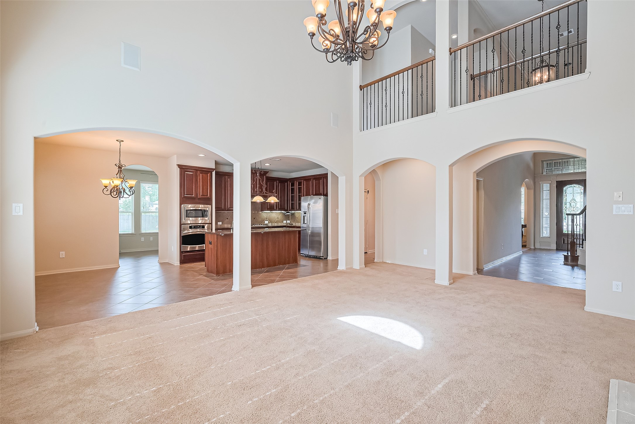 19 Sandwell Place Spring, TX 77389 - Photo 8 of 50 Perfect space for gatherings and relaxation.