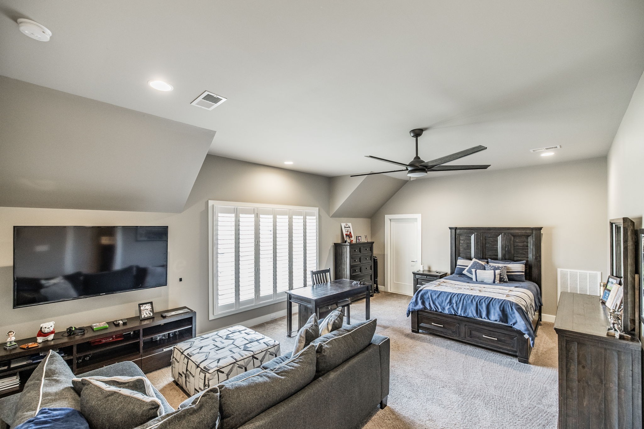 1032 Kendras Run Gallatin, TN 37066 - Photo 35 of 48 a living room with furniture and a flat screen tv