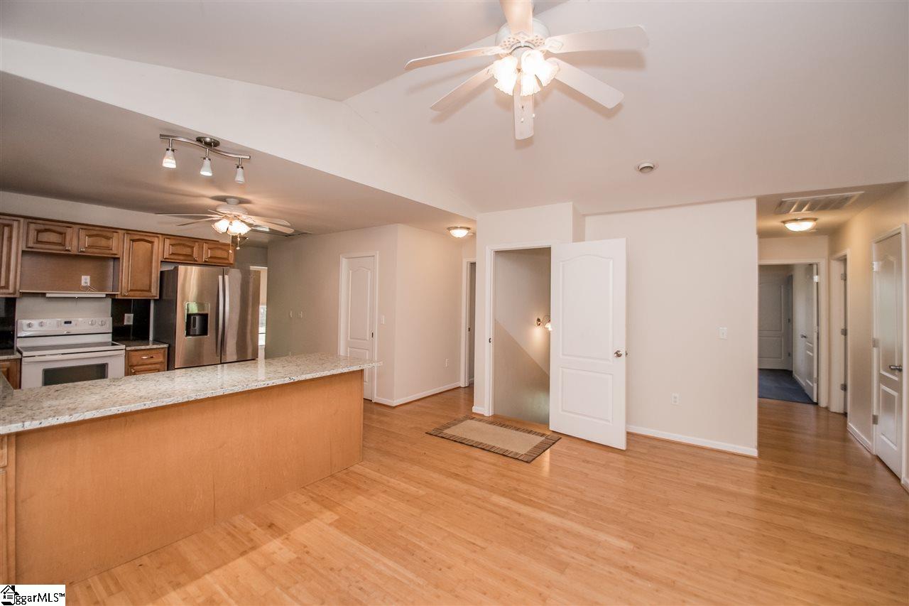 496 North Barton Road Taylors, SC 29687 - Photo 8 of 36 Gallery Image 8