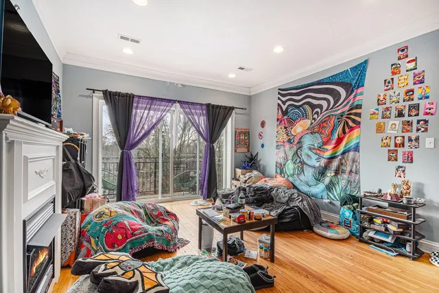 $175,000 | 2008 West Greenleaf Avenue, Unit 3, Chicago, IL 60645