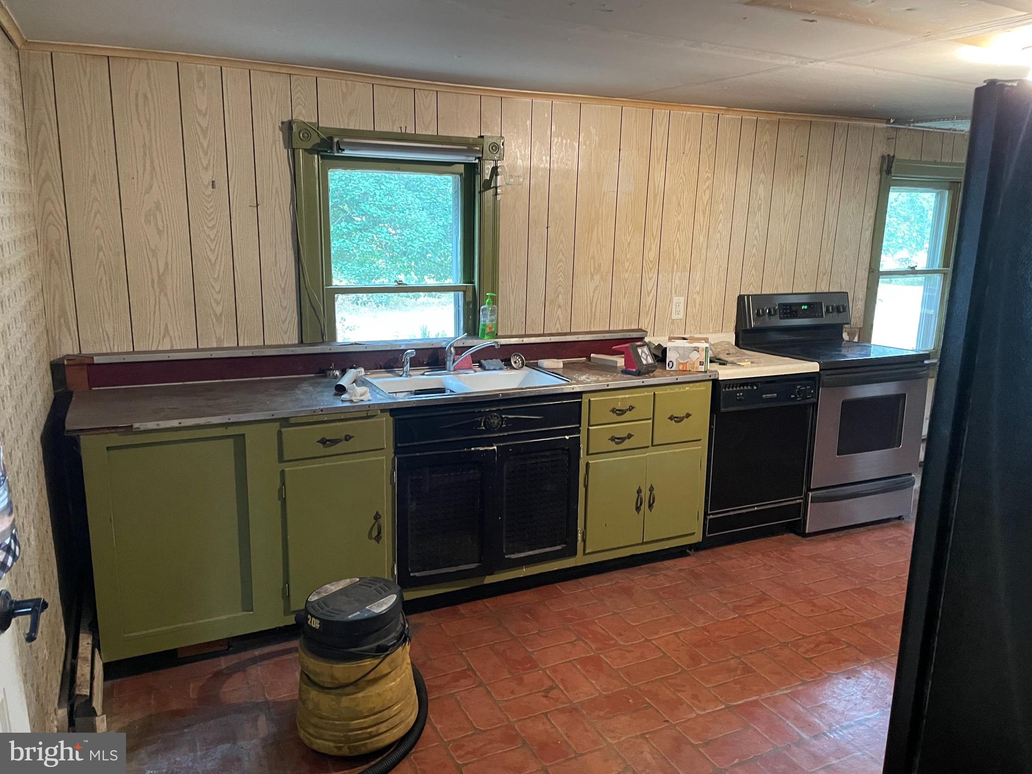 4 East Factory Road Berlin, NJ 08009 - Photo 2 of 13