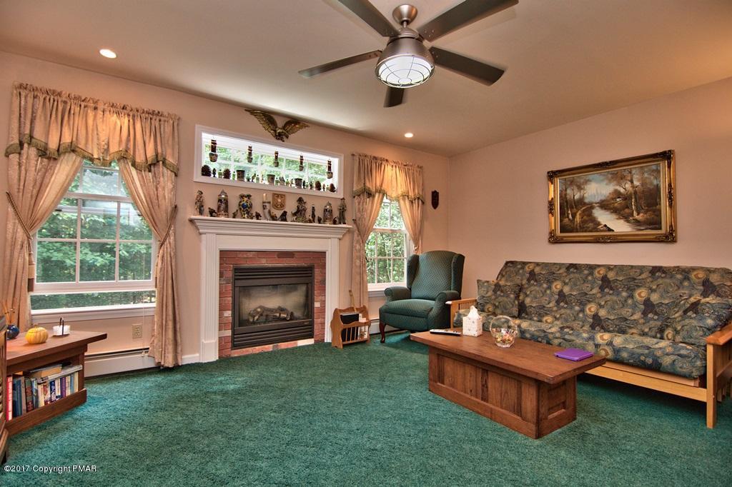 223 Thomas Road Blakeslee, PA 18610 - Photo 18 of 49 Family Room View 2