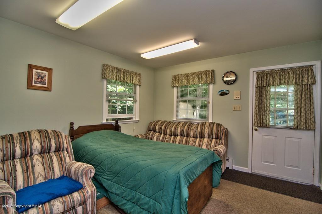 223 Thomas Road Blakeslee, PA 18610 - Photo 20 of 49 1st Floor Den - Office View 1