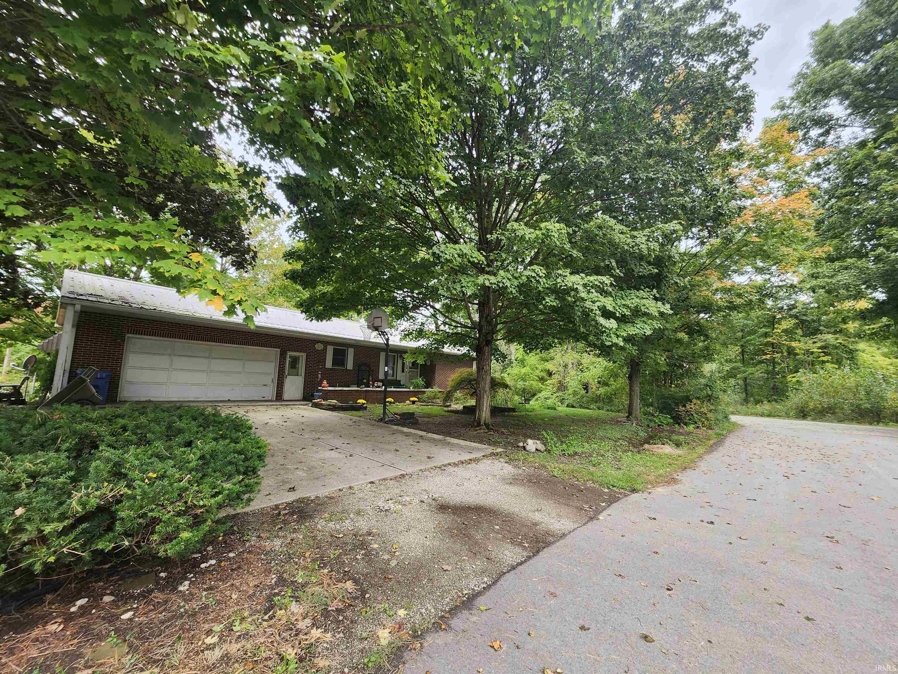 16 Stickler Road Columbia City, IN 46725 - Photo 2 of 3 Gallery Image 2