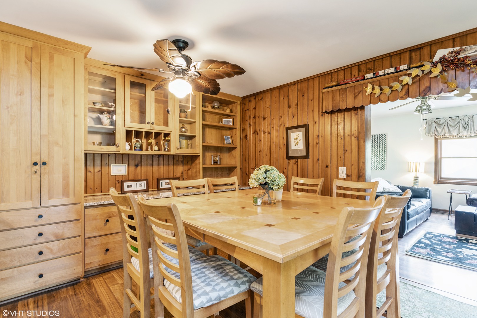 35W461 Country School Road Dundee, IL 60102 - Photo 14 of 32 a view of a dining room with furniture