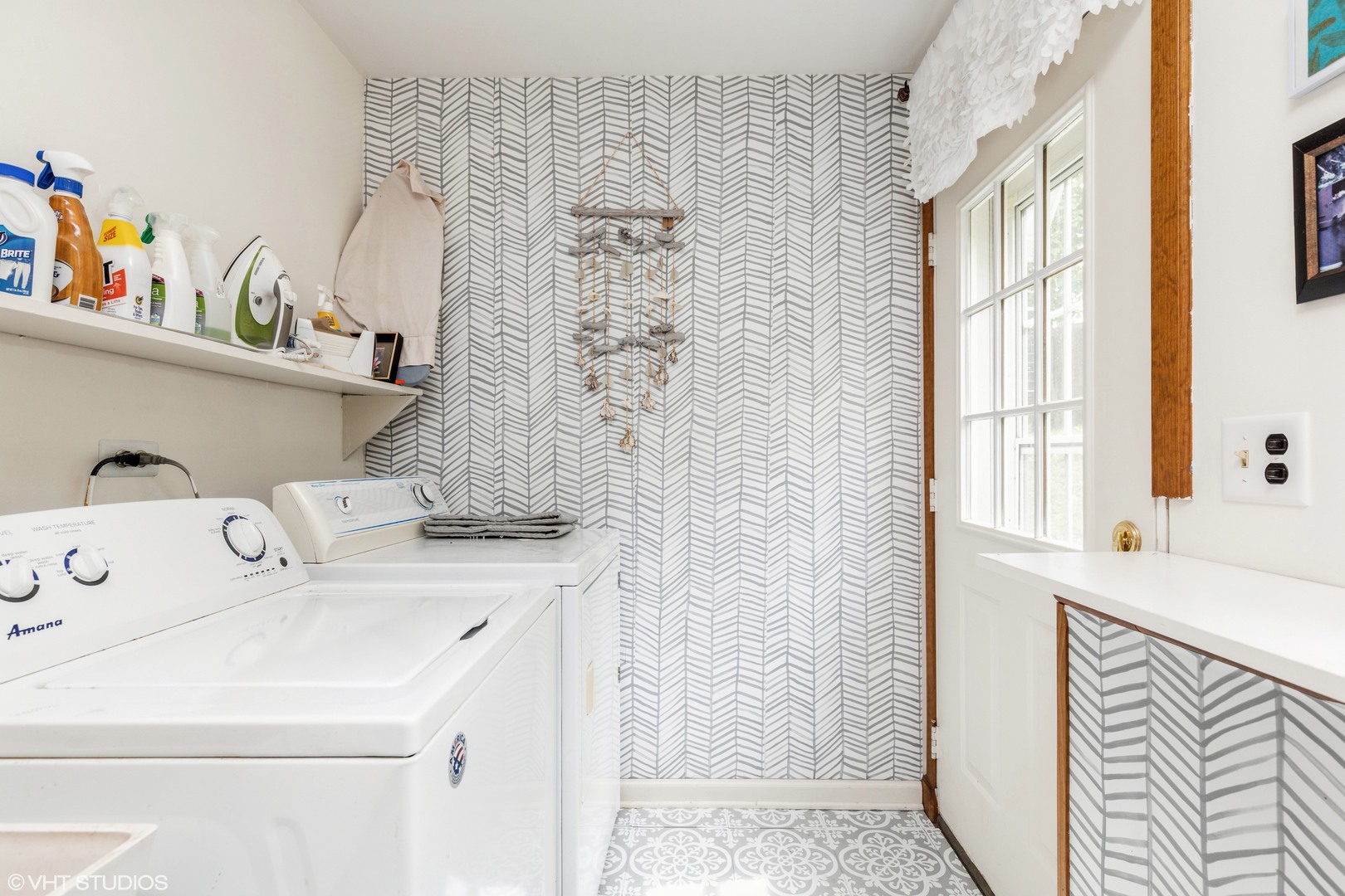 35W461 Country School Road Dundee, IL 60102 - Photo 20 of 32 a utility room with dryer and washer