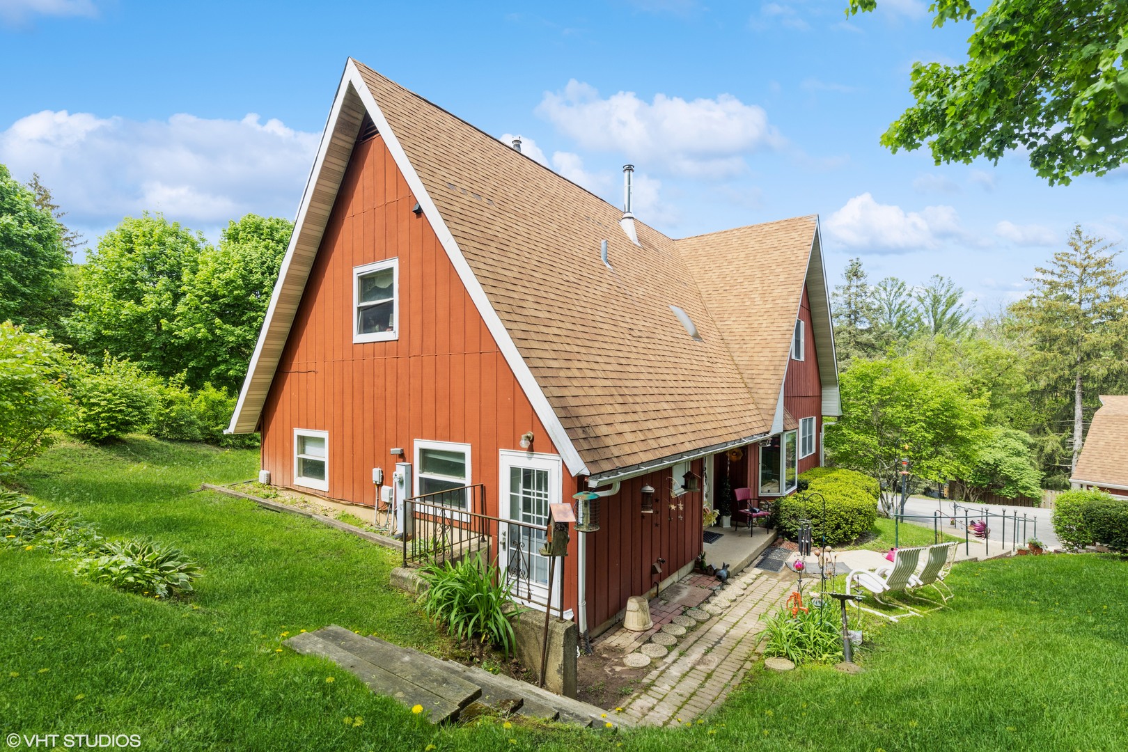 35W461 Country School Road Dundee, IL 60102 - Photo 2 of 32 a view of a back yard of the house