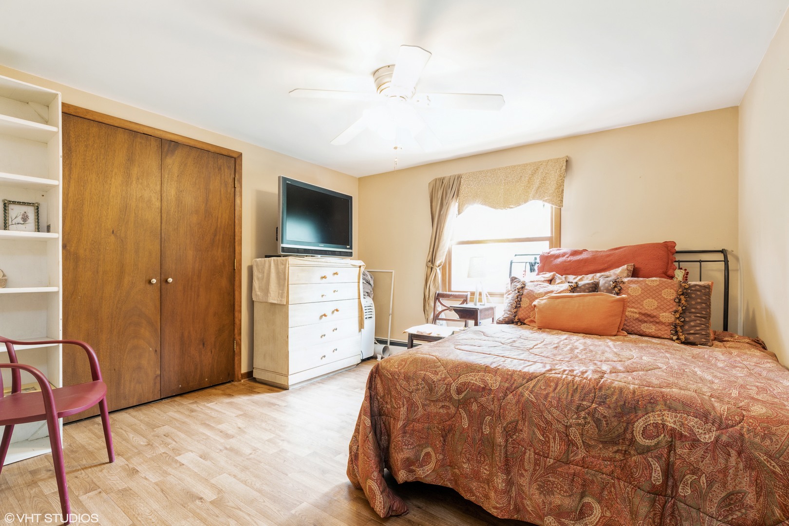 35W461 Country School Road Dundee, IL 60102 - Photo 26 of 32 a bedroom with a bed and furniture