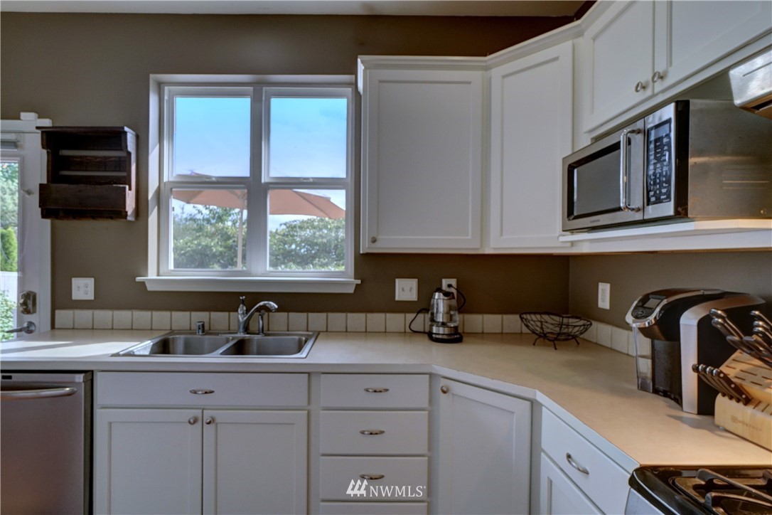 2984 Rickey Road Bremerton, WA 98310 - Photo 10 of 25