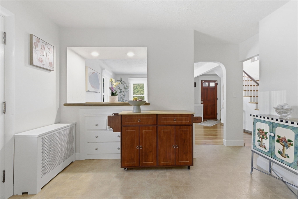 6 Highland Street Wakefield, MA 01880 - Photo 11 of 42
