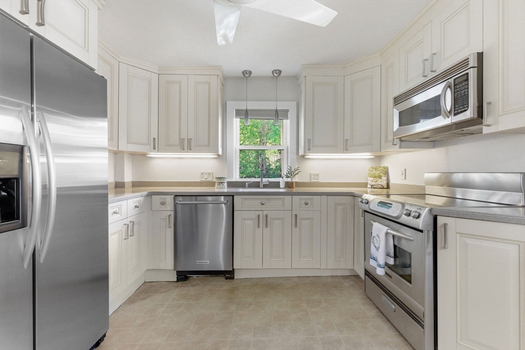 6 Highland Street Wakefield, MA 01880 - Photo 10 of 42