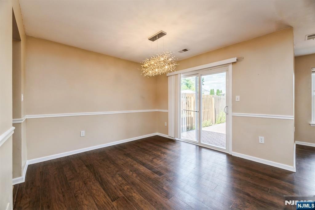 7 Sloop Square Freehold, NJ 07728 - Photo 7 of 30
