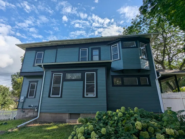 $360,000 | 503 North 7th Street, Henderson, MN 56044