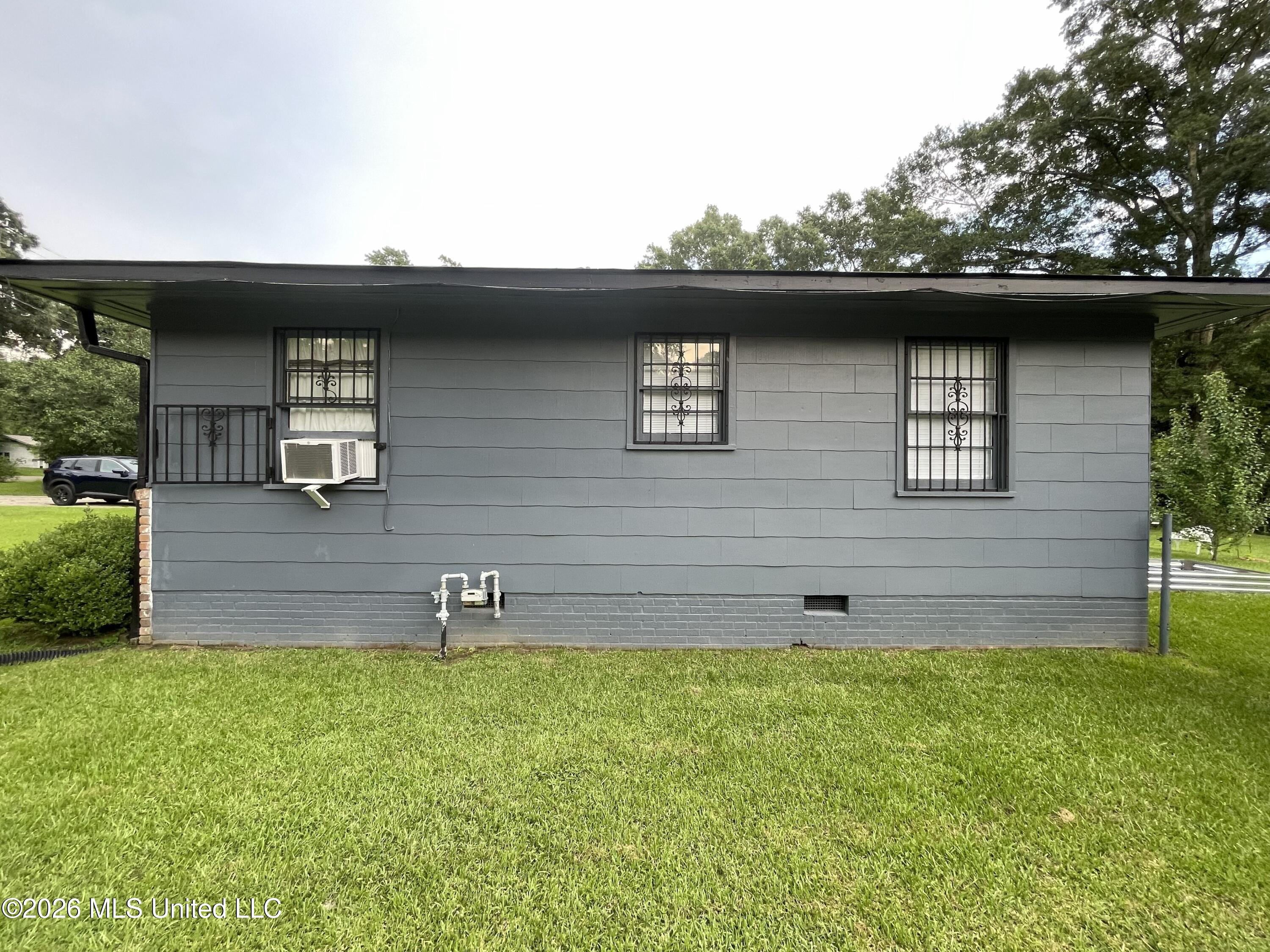 1172 West 20th Street Laurel, MS 39440 - Photo 34 of 36 elevation right