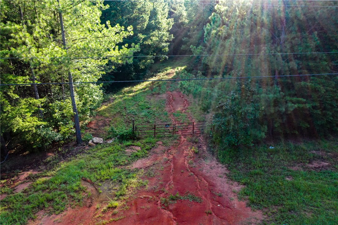 8006 Keowee School Road Seneca, SC 29672 - Photo 3 of 12
