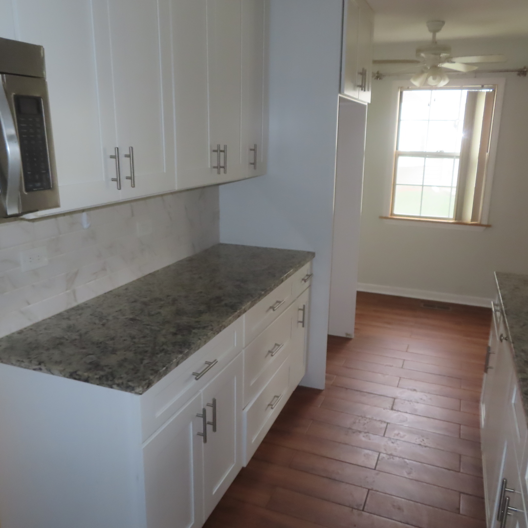 457 North Cambridge Drive, Unit 457 Palatine, IL 60067 - Photo 13 of 28