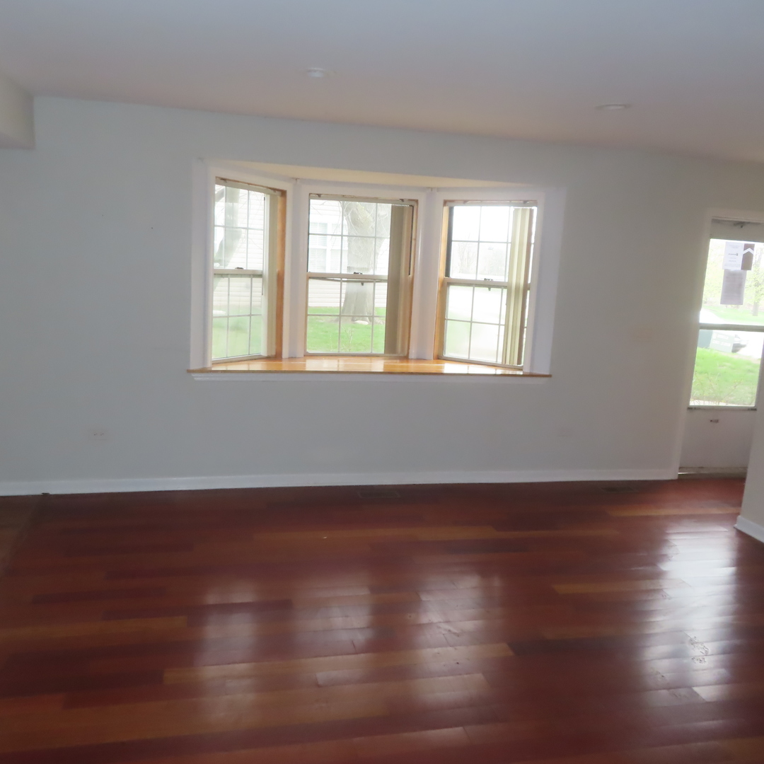 457 North Cambridge Drive, Unit 457 Palatine, IL 60067 - Photo 10 of 28