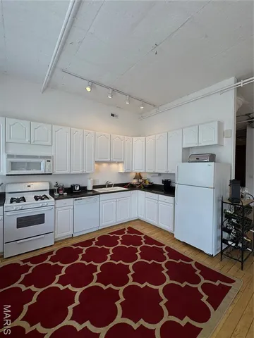 $2,200 | 1709 Washington Avenue, Unit 800, St. Louis, MO 63103