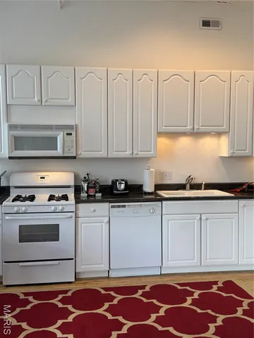 $2,200 | 1709 Washington Avenue, Unit 800, St. Louis, MO 63103