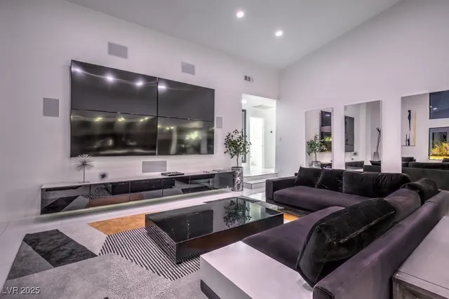 $7,000 | 5785 Edna Avenue, Las Vegas, NV 89146