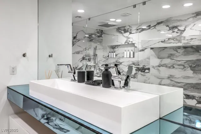 $7,000 | 5785 Edna Avenue, Las Vegas, NV 89146