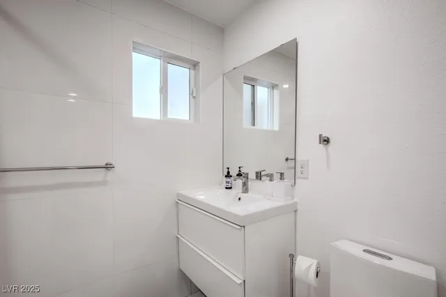 $7,000 | 5785 Edna Avenue, Las Vegas, NV 89146