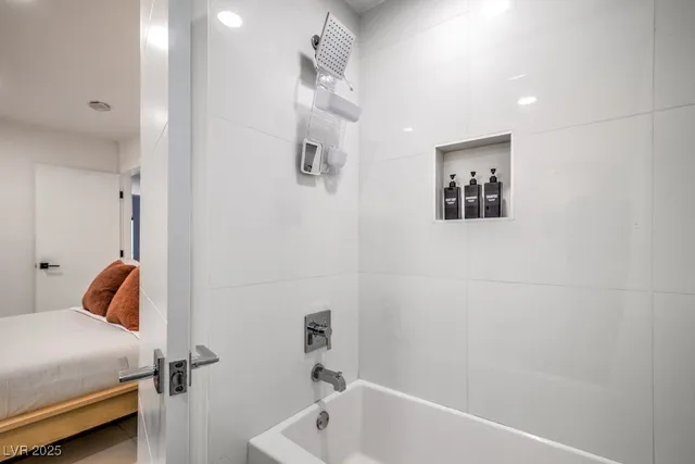 $7,000 | 5785 Edna Avenue, Las Vegas, NV 89146