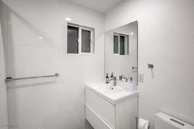 $7,000 | 5785 Edna Avenue, Las Vegas, NV 89146