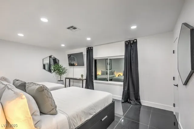 $7,000 | 5785 Edna Avenue, Las Vegas, NV 89146