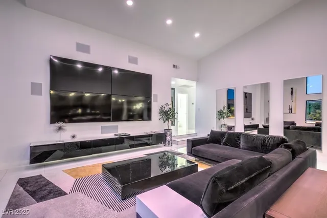 $7,000 | 5785 Edna Avenue, Las Vegas, NV 89146