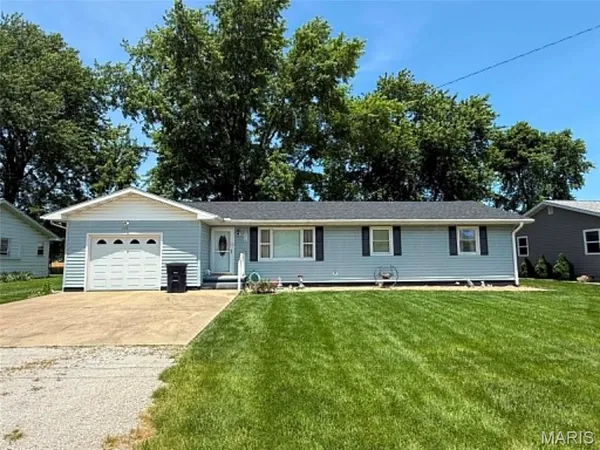 $87,500 | 337 East 1st Street, Ramsey, IL 62080
