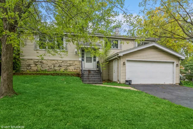 $2,800 | 101 Springhill Drive, Bolingbrook, IL 60440