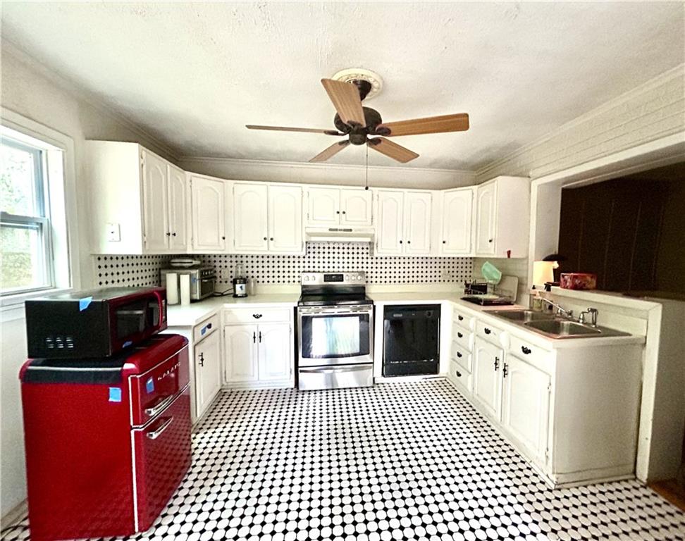 3317 Harris Road Southwest Marietta, GA 30060 - Photo 2 of 23