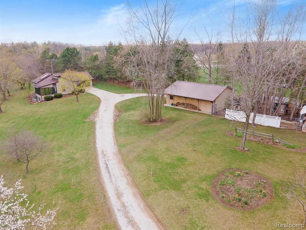 1655 Gray Road Lapeer, MI 48446 - Photo 13 of 36