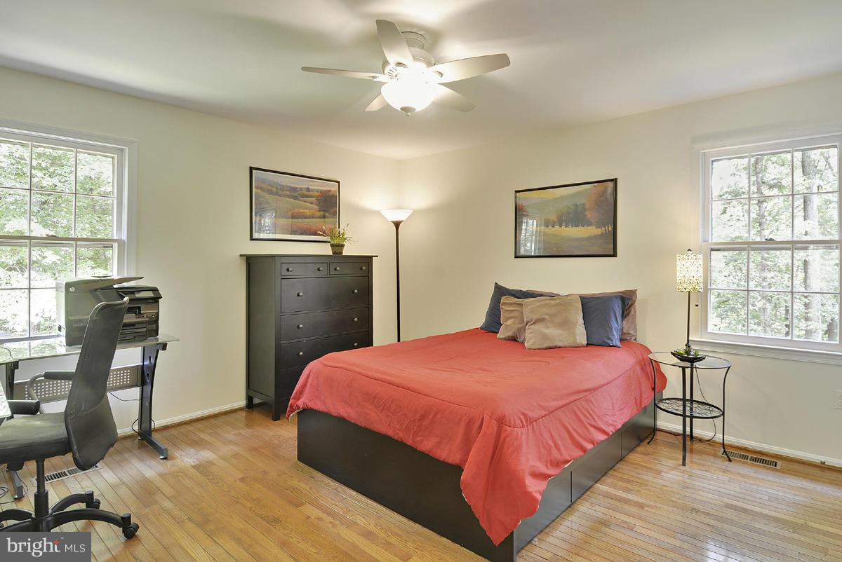11017 Blue Roan Road Oakton, VA 22124 - Photo 17 of 30 Bedroom #2 w/ 2 Double Closets