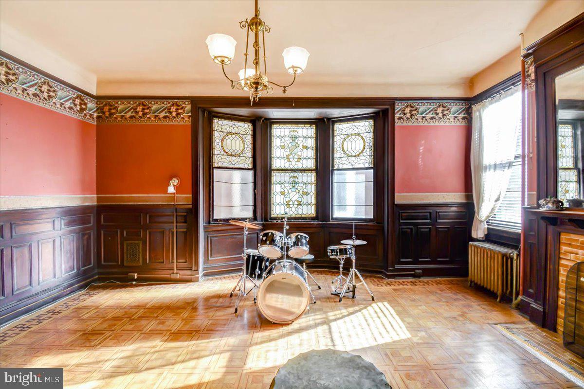 1718 Eutaw Place Baltimore, MD 21217 - Photo 26 of 65 BR2-Stained glass window in Mahogany/Walnut Bay