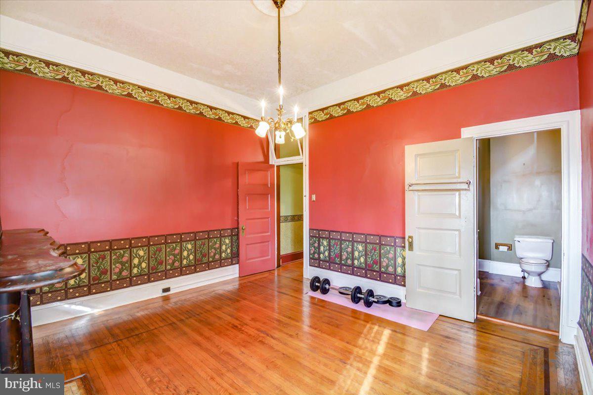 1718 Eutaw Place Baltimore, MD 21217 - Photo 29 of 65 Rm1-upper 1 w/ hwd flr full BA adjacent to laundry