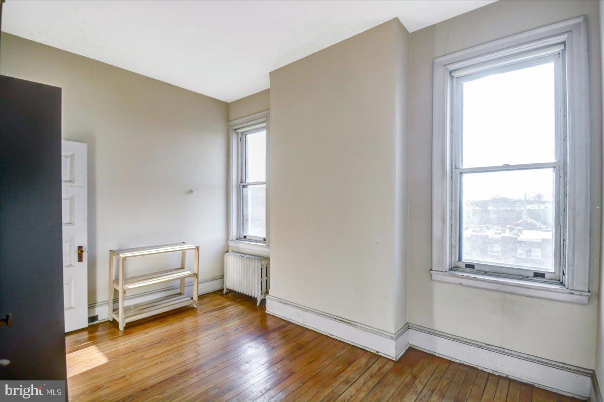 1718 Eutaw Place Baltimore, MD 21217 - Photo 51 of 65 Rm2-Sunny room off kitchenette w 2 large windows
