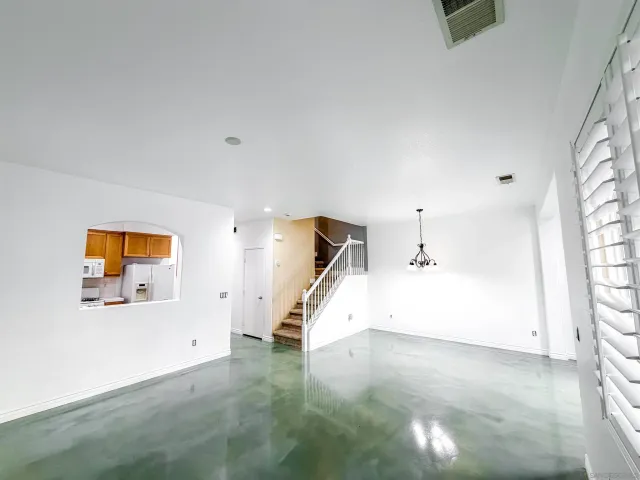 an entryway in a room