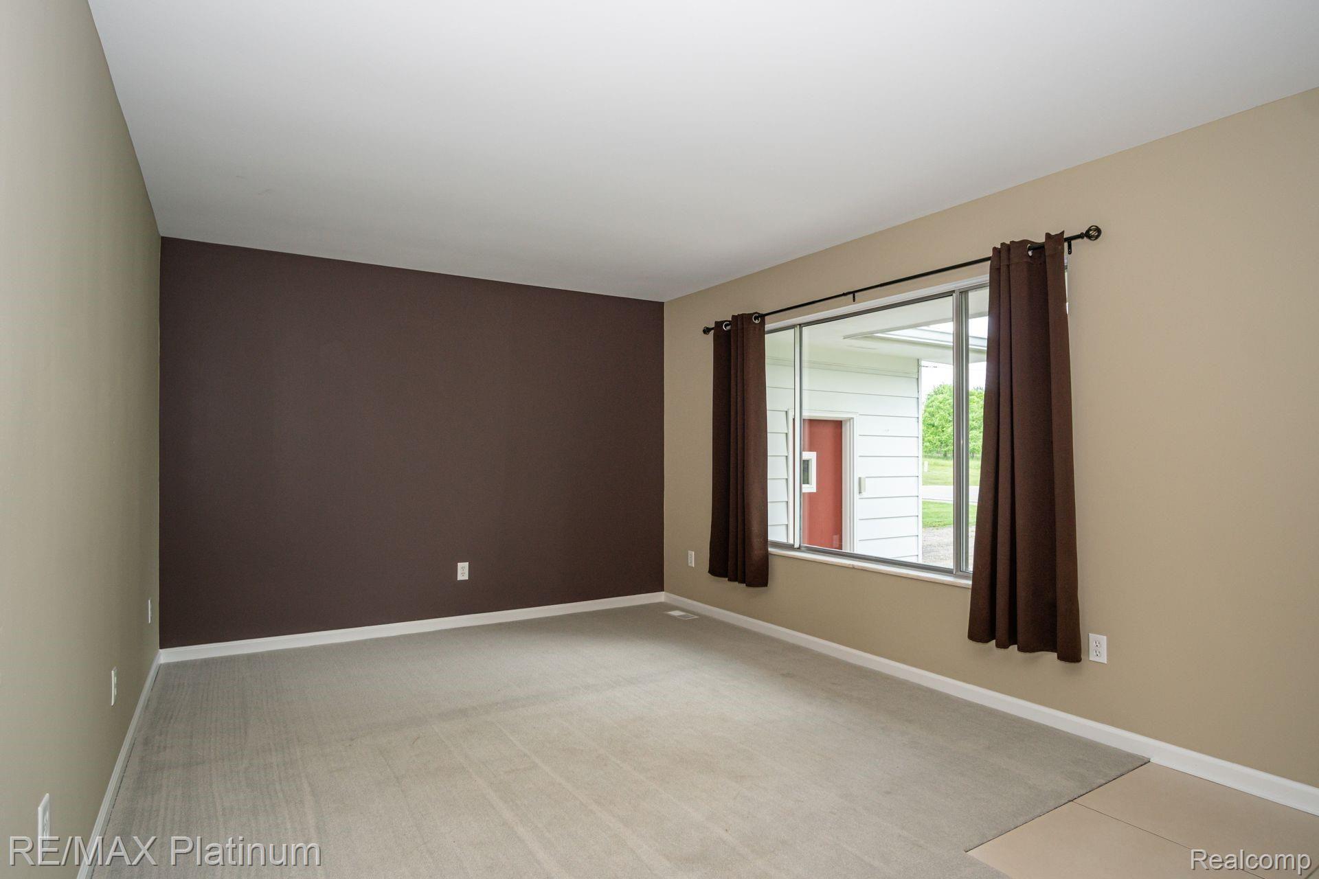 3038 County Farm Road Howell, MI 48843 - Photo 5 of 37 3.jpg