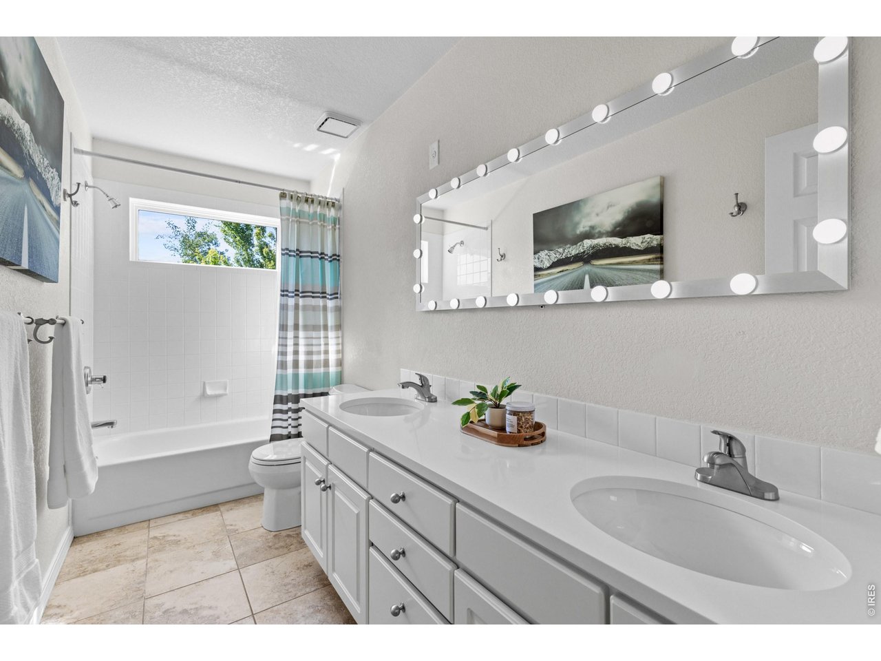 3966 Montclair Lane Boulder, CO 80301 - Photo 25 of 40 Bathroom on upper level