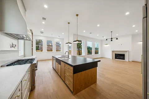 $1,590,000 | 1227 Howard Lane, Bellaire, TX 77401