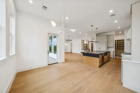 $1,590,000 | 1227 Howard Lane, Bellaire, TX 77401