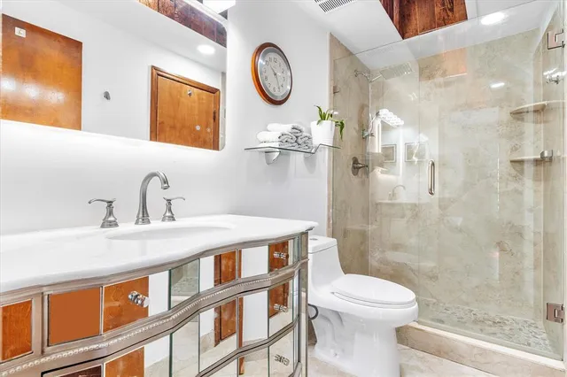 $6,000 | 440 North Rainbow Drive, Hollywood, FL 33021