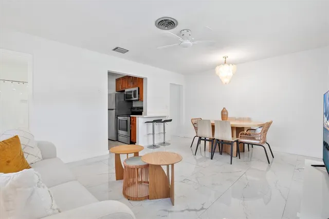 $6,000 | 440 North Rainbow Drive, Hollywood, FL 33021