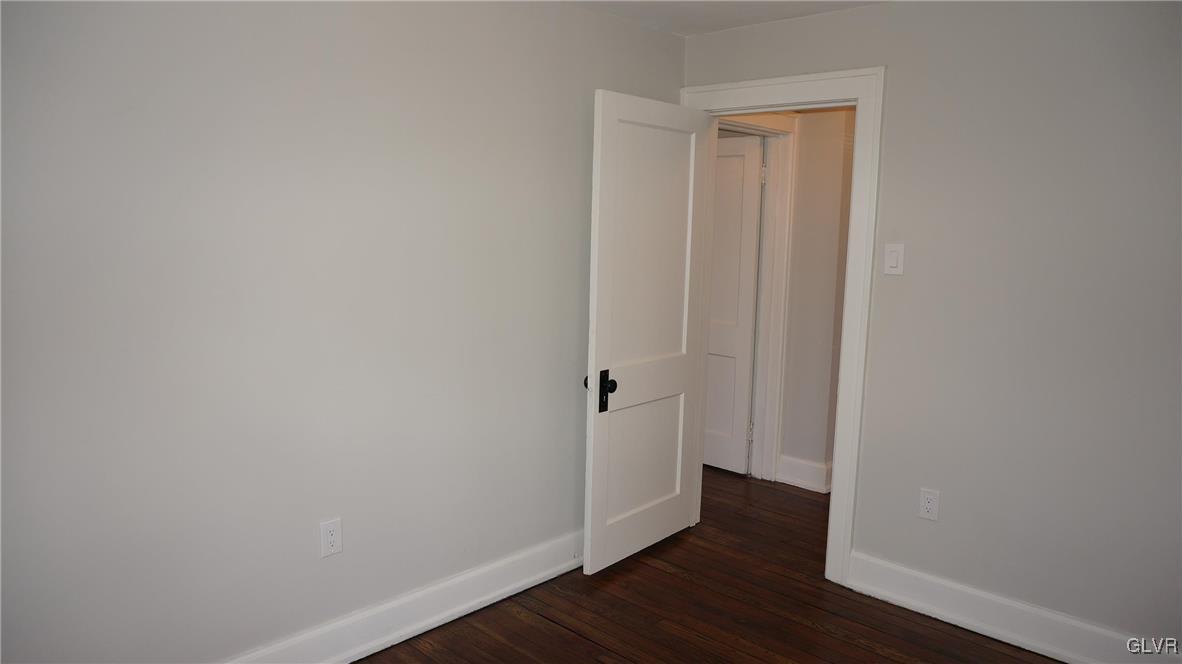 808 Pembroke Road Bethlehem, PA 18018 - Photo 36 of 44