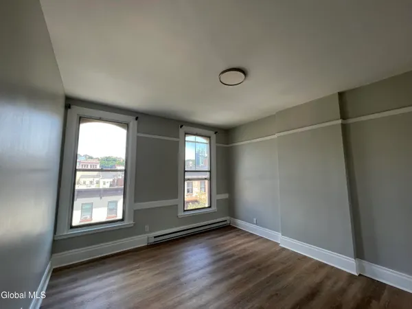 $1,300 | 5 Broadway, Unit 408, Troy, NY 12180