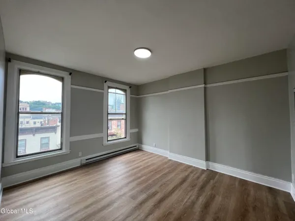 $1,300 | 5 Broadway, Unit 408, Troy, NY 12180