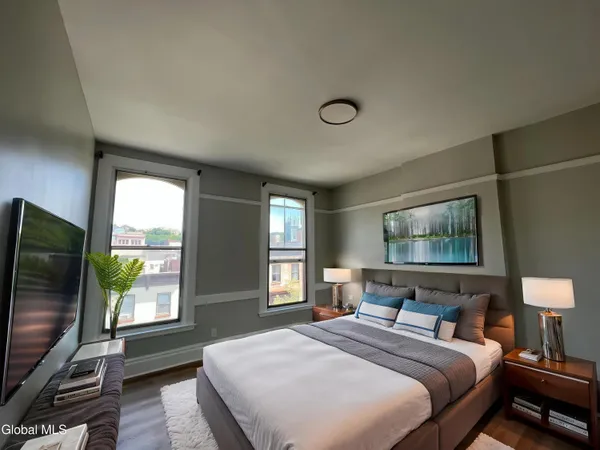 $1,300 | 5 Broadway, Unit 408, Troy, NY 12180