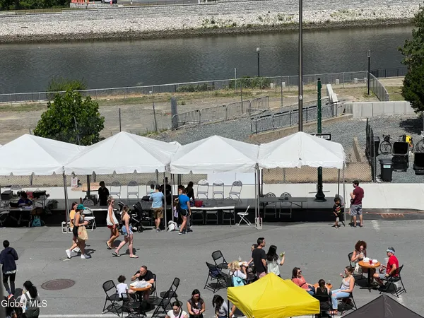 $1,300 | 5 Broadway, Unit 408, Troy, NY 12180